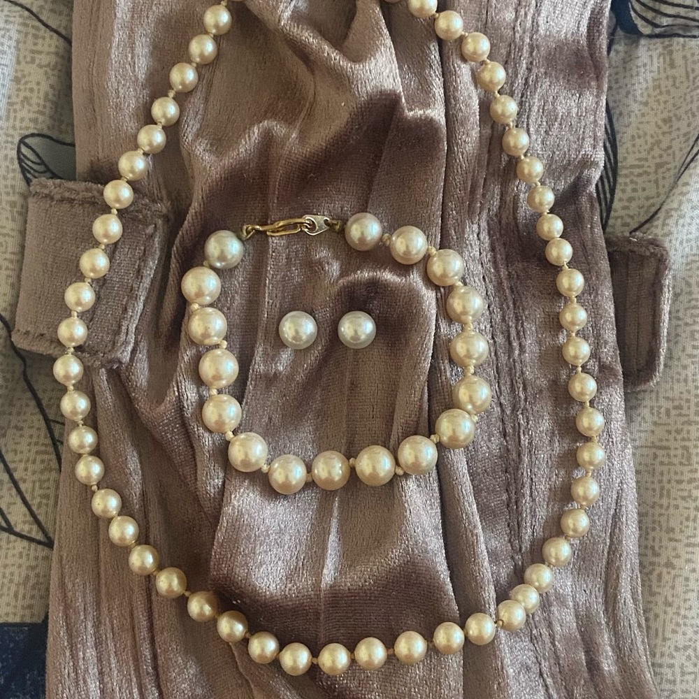 Faux Pearl Set